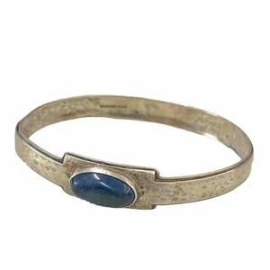 Vtg Southwest American Sterling Silver Blue Lapis Hammered Bangle Bracelet KAL
